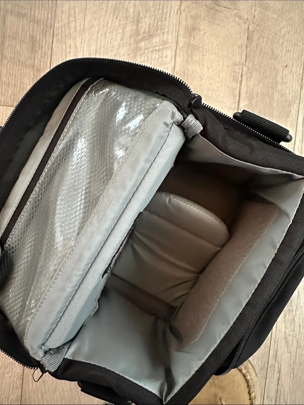 NWT Lowepro Nova 1 AW Black Camera Bag